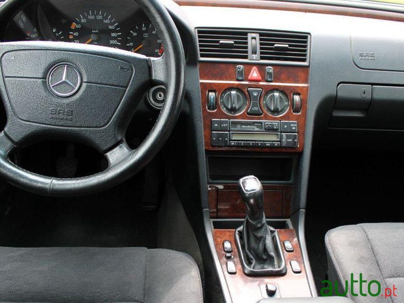 1995' Mercedes-Benz C-250 Elegance photo #1