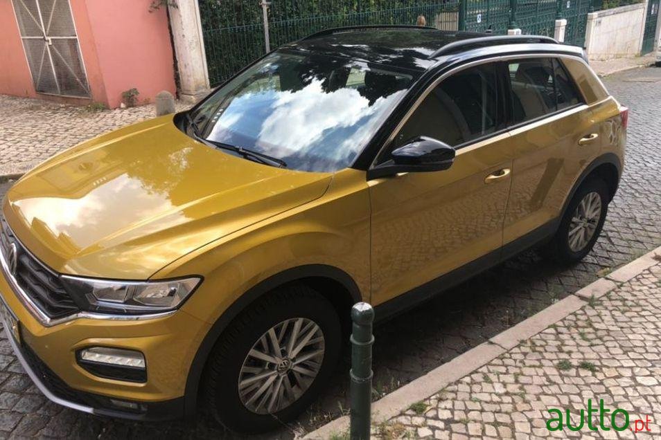 2017' Volkswagen T-Roc photo #1