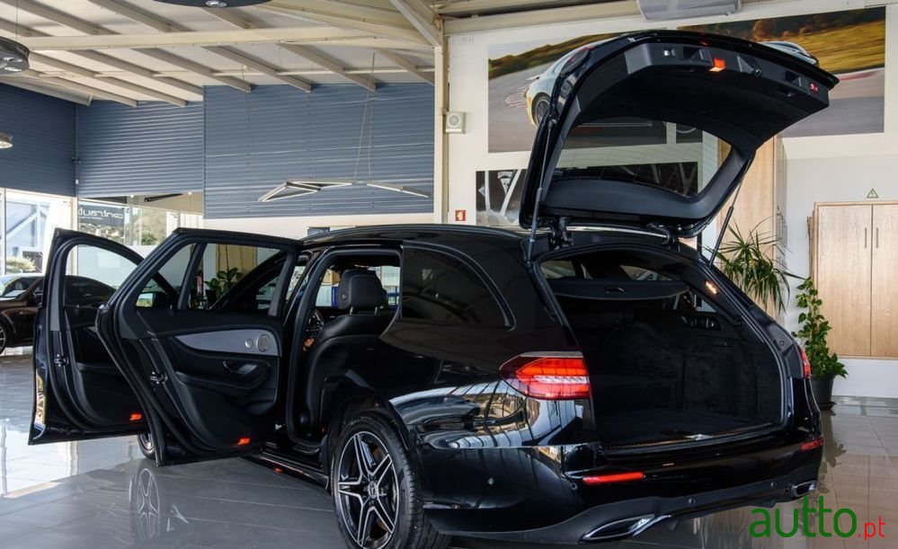 2022' Mercedes-Benz E 300 photo #4