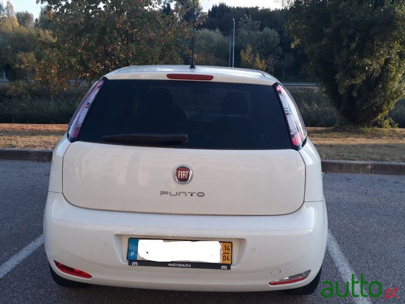 2014' Fiat Punto photo #2