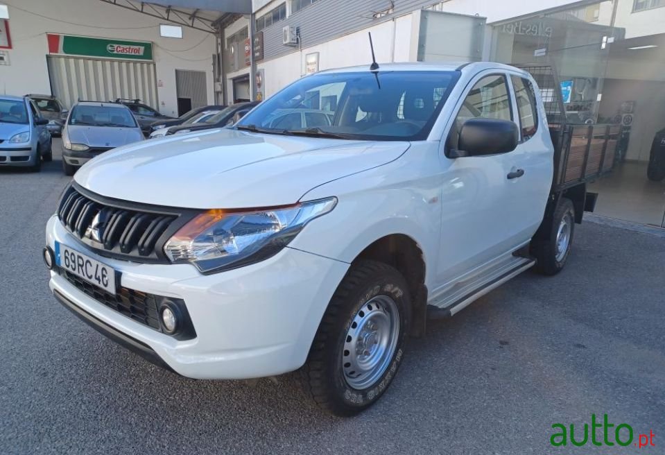 2016' Mitsubishi L200 photo #1