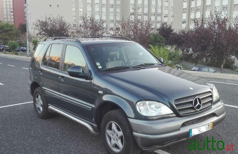 1998' Mercedes-Benz Ml-320 V6 218 Cv photo #2