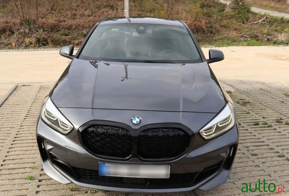 2020' BMW 118 photo #5