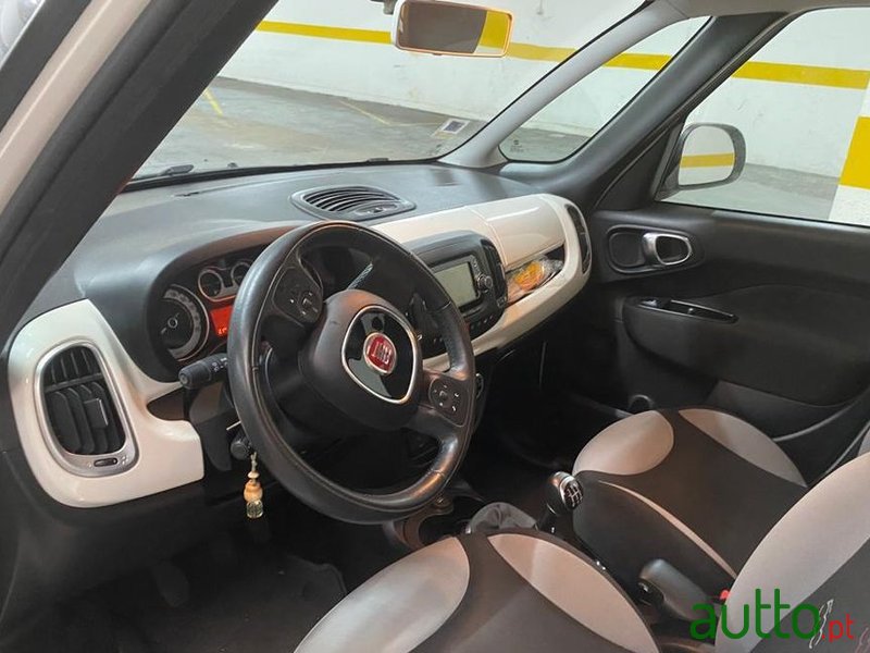 2013' Fiat 500L photo #3