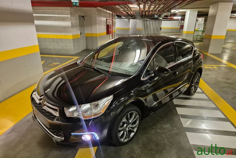 2014' Citroen DS4 1.6 E-Hdi So Chic photo #4