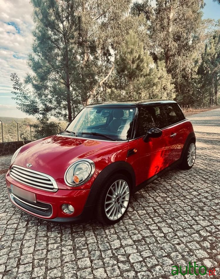 2013' MINI Cooper photo #5