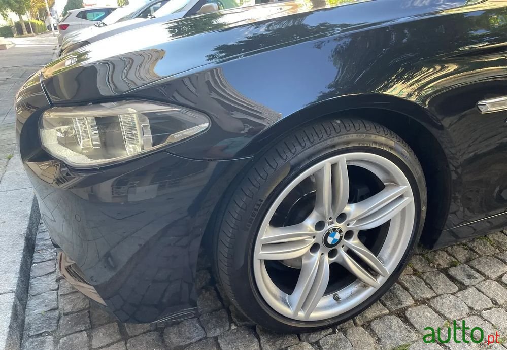2015' BMW 520 D Pack M Auto photo #6