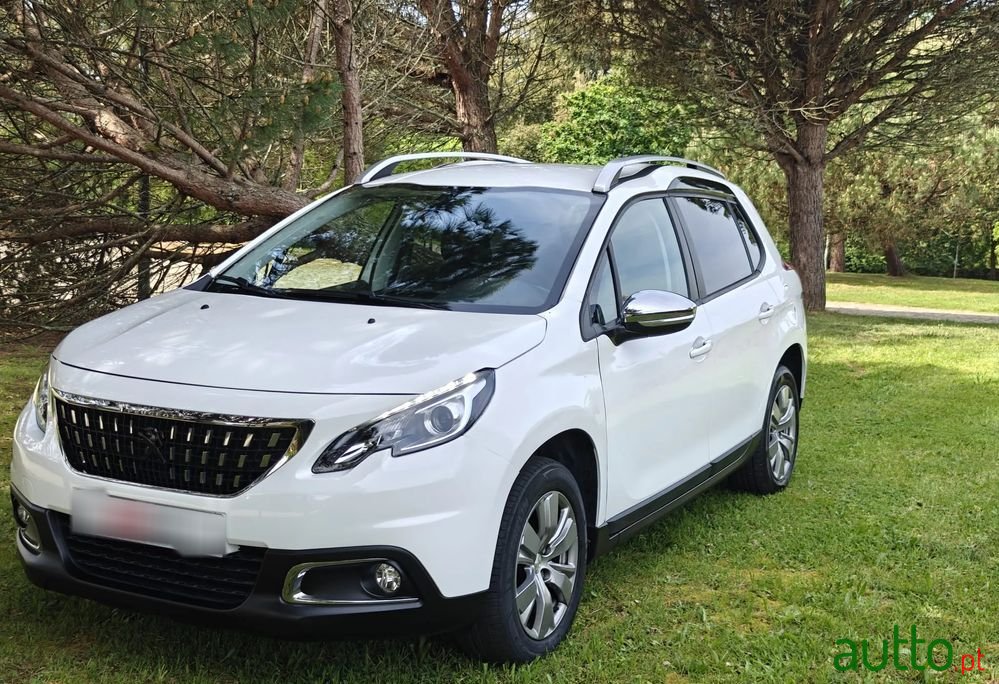2018' Peugeot 2008 1.2 Puretech Style photo #6