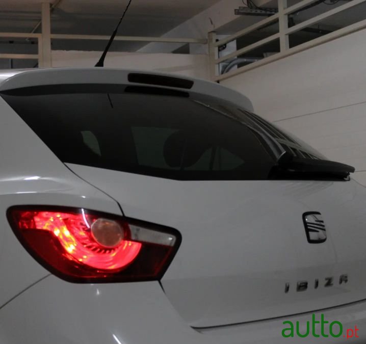 2012' SEAT Ibiza photo #4