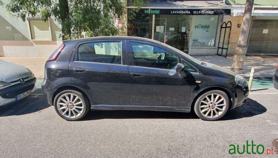 2010' Fiat Punto Evo photo #3