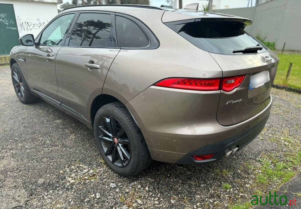 2017' Jaguar F-Pace photo #4