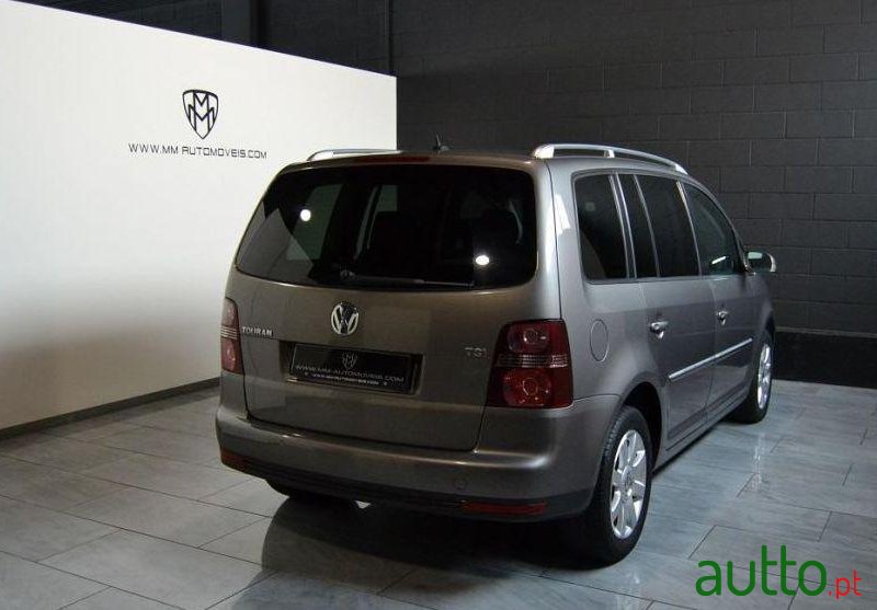 2008' Volkswagen Touran 7L photo #1