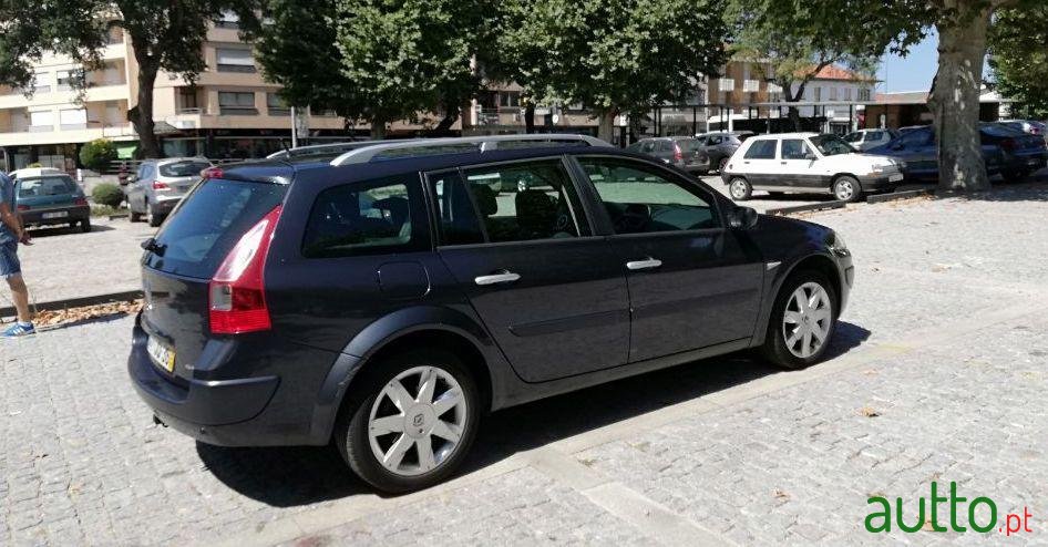 2008' Renault Megane photo #4