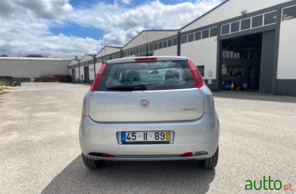 2009' Fiat Grande Punto photo #4