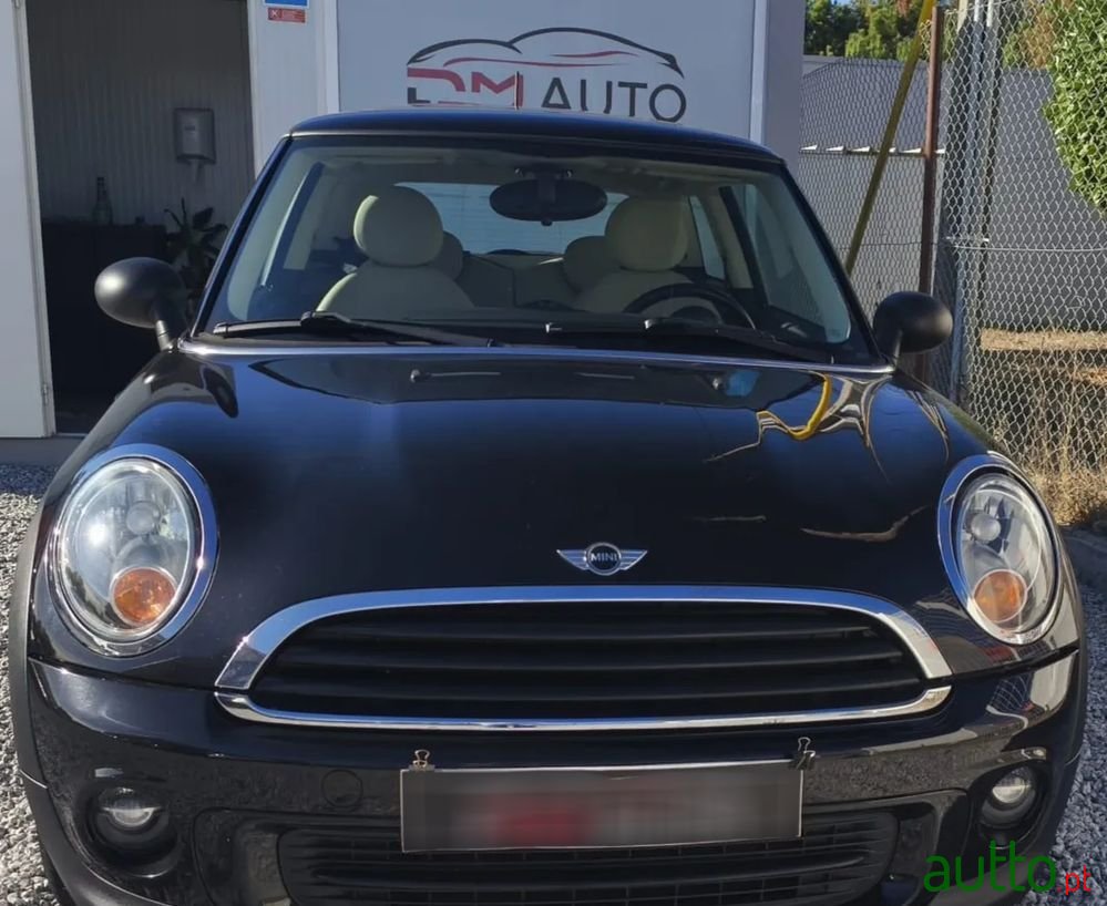 2011' MINI One 3 Portas photo #1