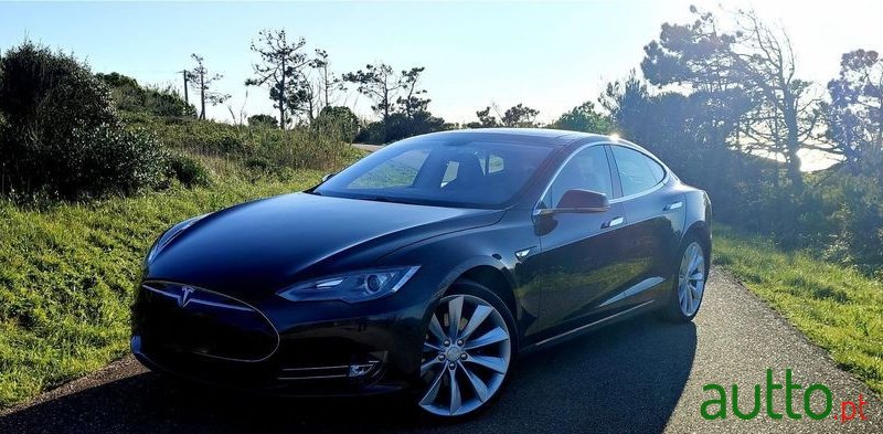2014' Tesla Model S Standard photo #2