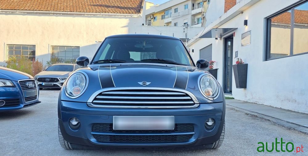 2009' MINI Cooper D 3 Portas photo #2