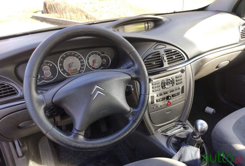 2005' Citroen C5 Exclusive photo #5