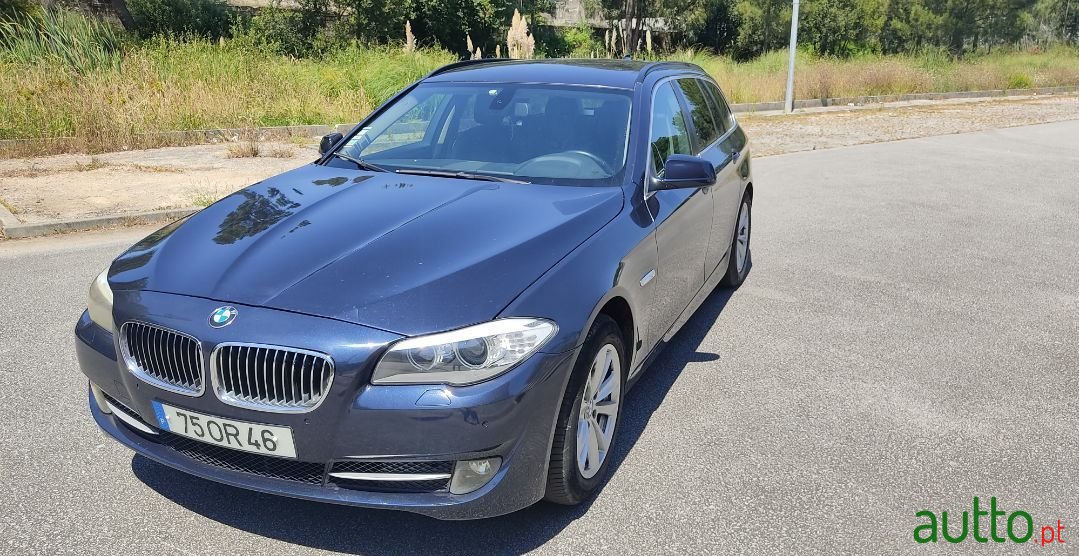 2010' BMW 520 photo #1