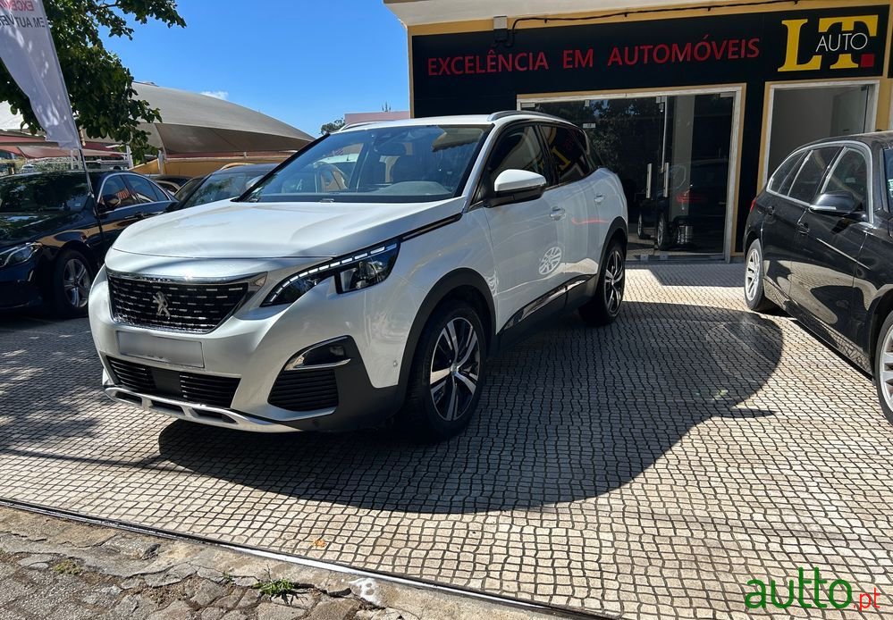 2020' Peugeot 3008 photo #1