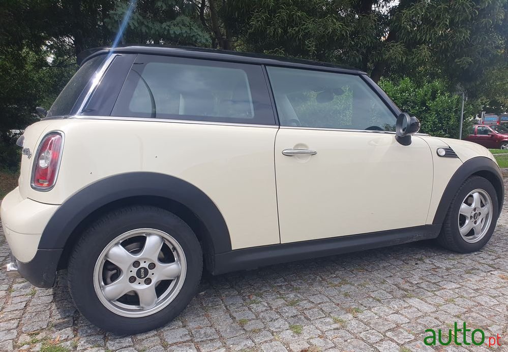 2008' MINI Cooper D photo #2