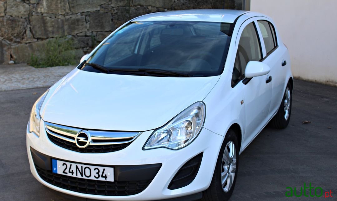 2013' Opel Corsa photo #3