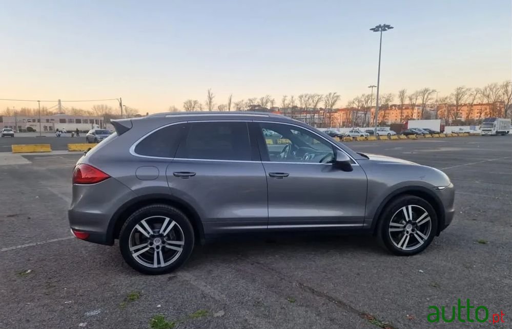 2011' Porsche Cayenne Ii photo #2