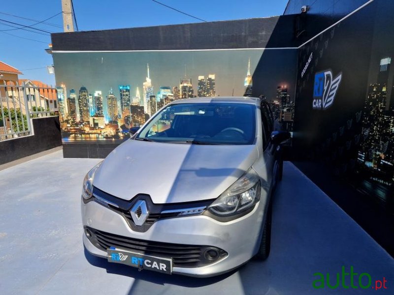 2014' Renault Clio photo #4