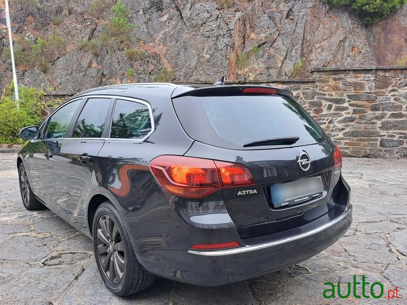 2015' Opel Astra Sports Tourer photo #4