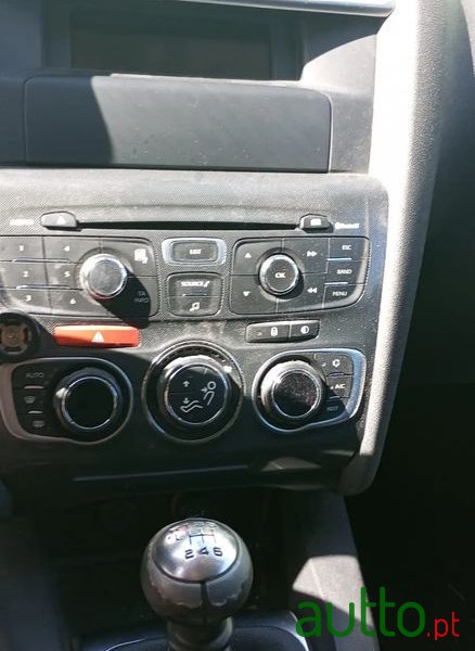 2011' Citroen C4 1.6 E-Hdi Exclusive photo #2