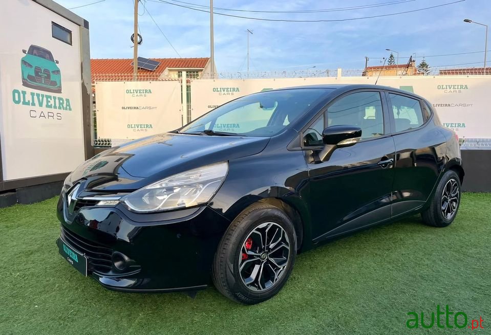 2015' Renault Clio photo #1