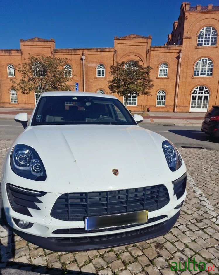 2018' Porsche Macan Standard photo #2