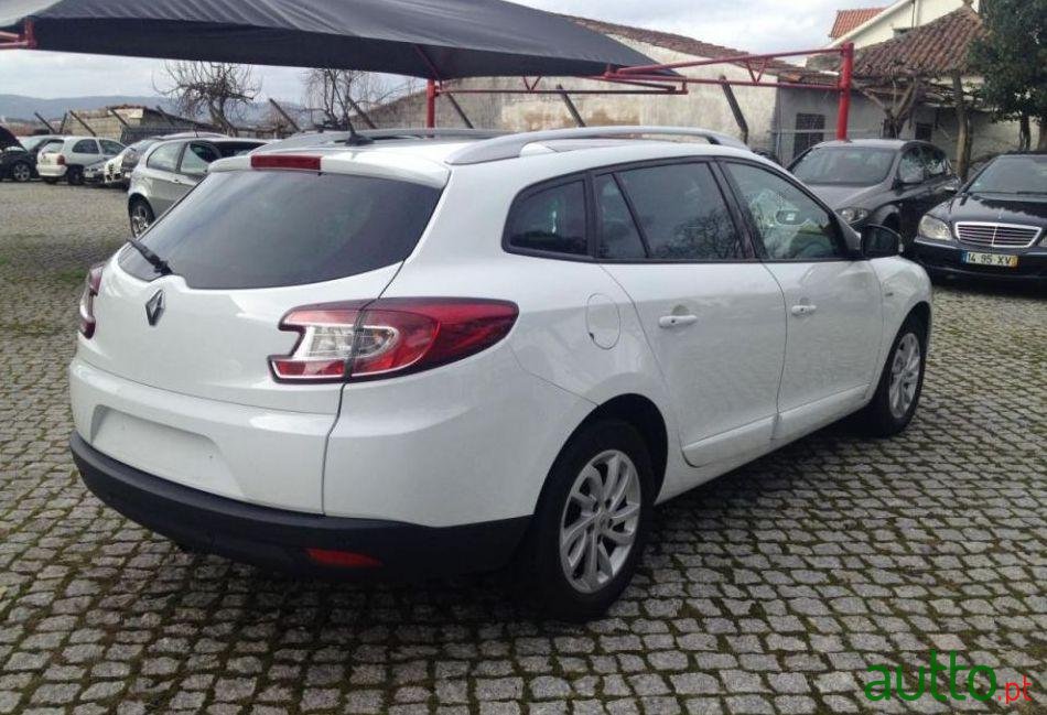 2013' Renault Megane Sport Tourer photo #1