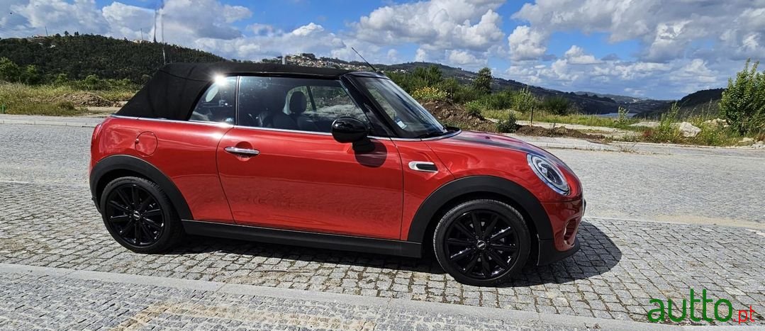 2016' MINI Cabrio photo #6