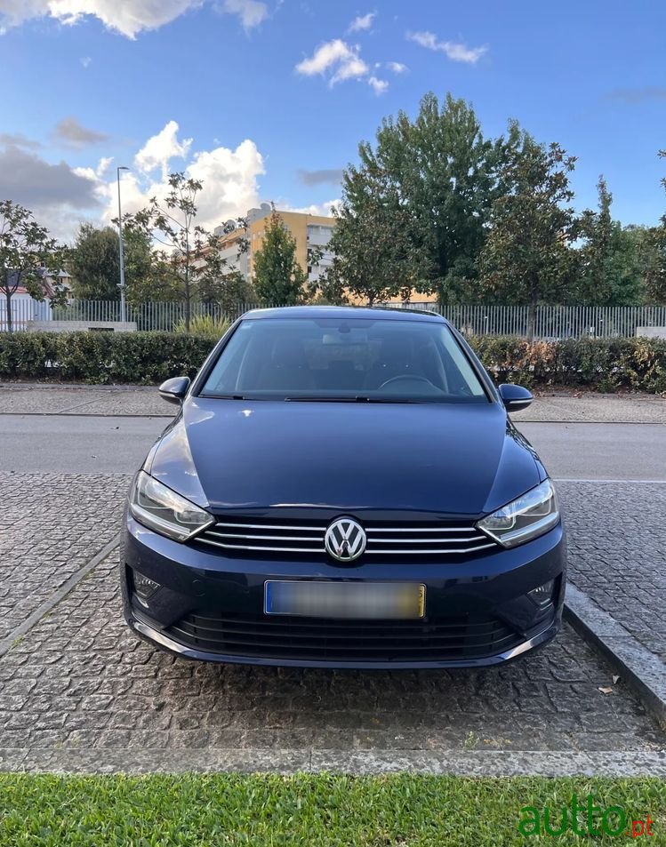 2015' Volkswagen Golf photo #2