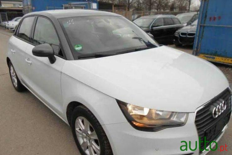 2015' Audi A1 Tfsi Advance photo #1