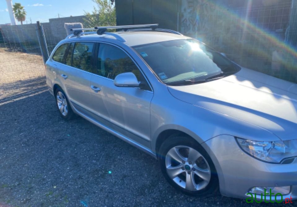 2012' Skoda Superb Break photo #2