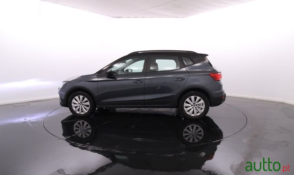 2022' SEAT Arona 1.0 Tsi Style photo #3