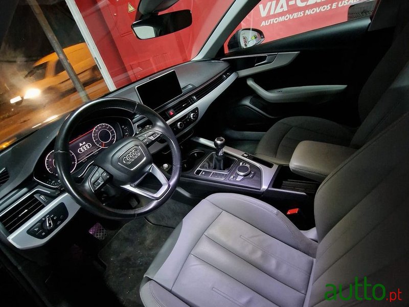 2016' Audi A4 Avant photo #5