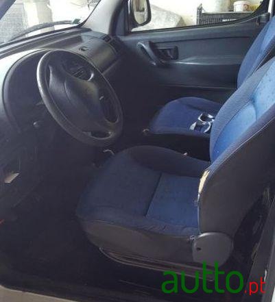 2002' Peugeot Partner 1.9 photo #2