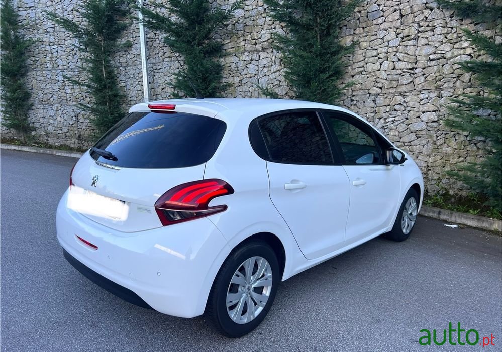 2015' Peugeot 208 photo #5