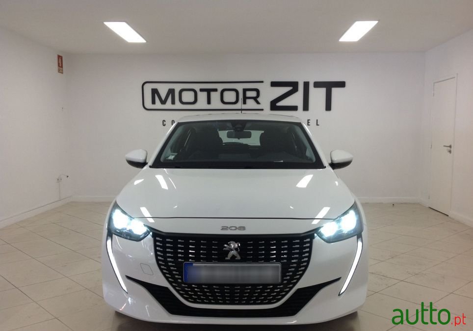 2021' Peugeot 208 photo #2