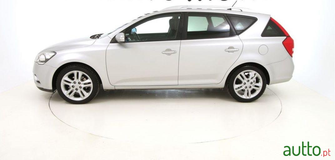 2010' Kia Ceed Sw photo #1