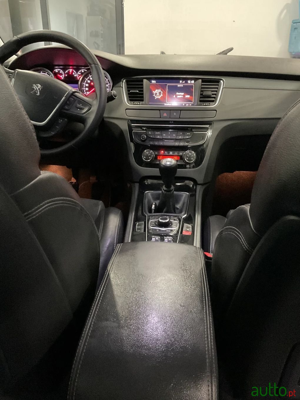 2011' Peugeot 508 Sw photo #2