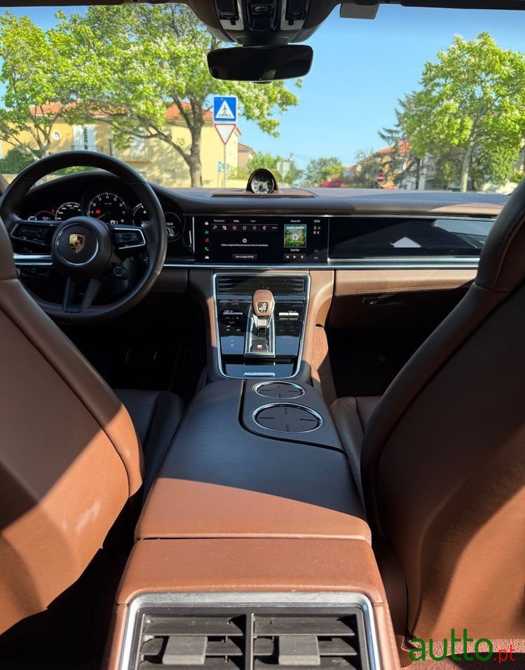 2021' Porsche Panamera Sport Turismo photo #4