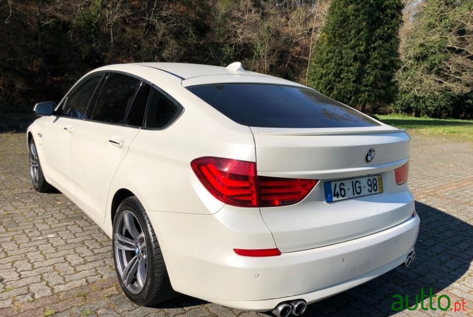 2009' BMW 530 Gran Turismo photo #4