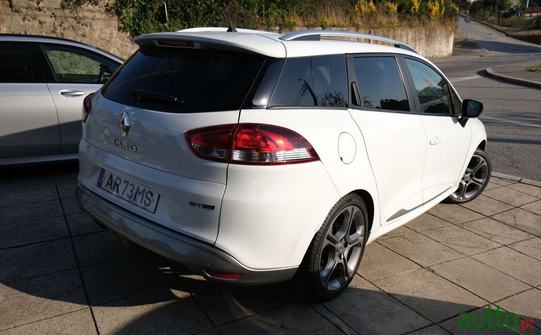 2018' Renault Clio Sport Tourer photo #5