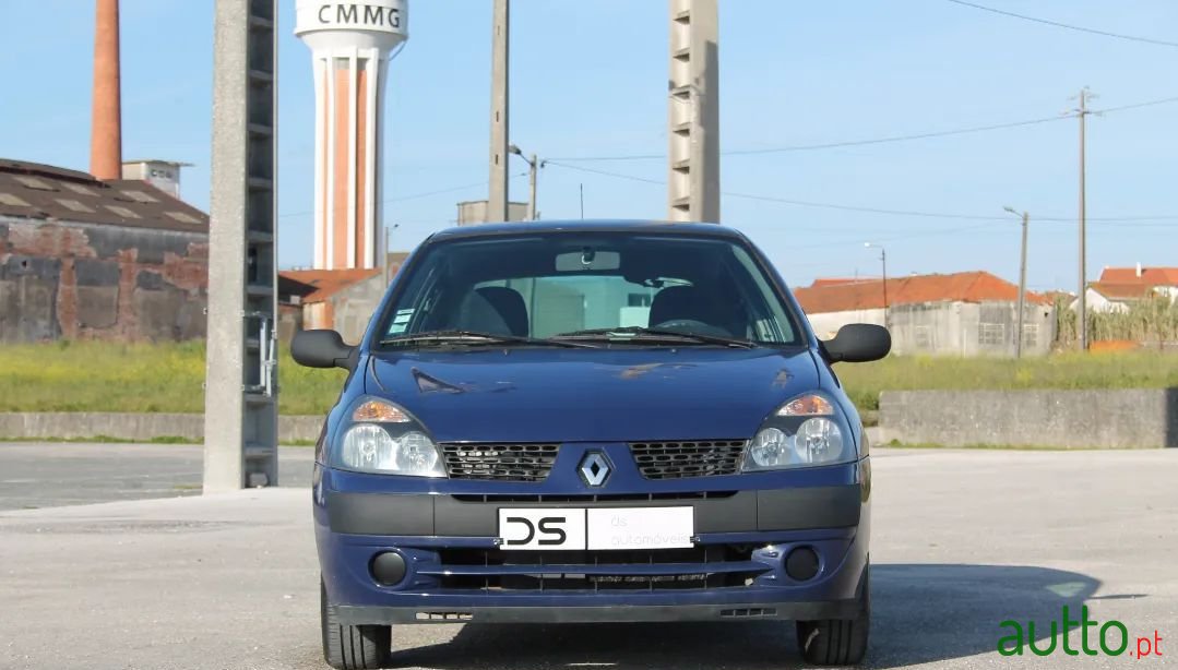 2001' Renault Clio photo #2