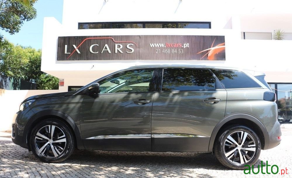 2019' Peugeot 5008 1.5 Bluehdi Allure photo #3