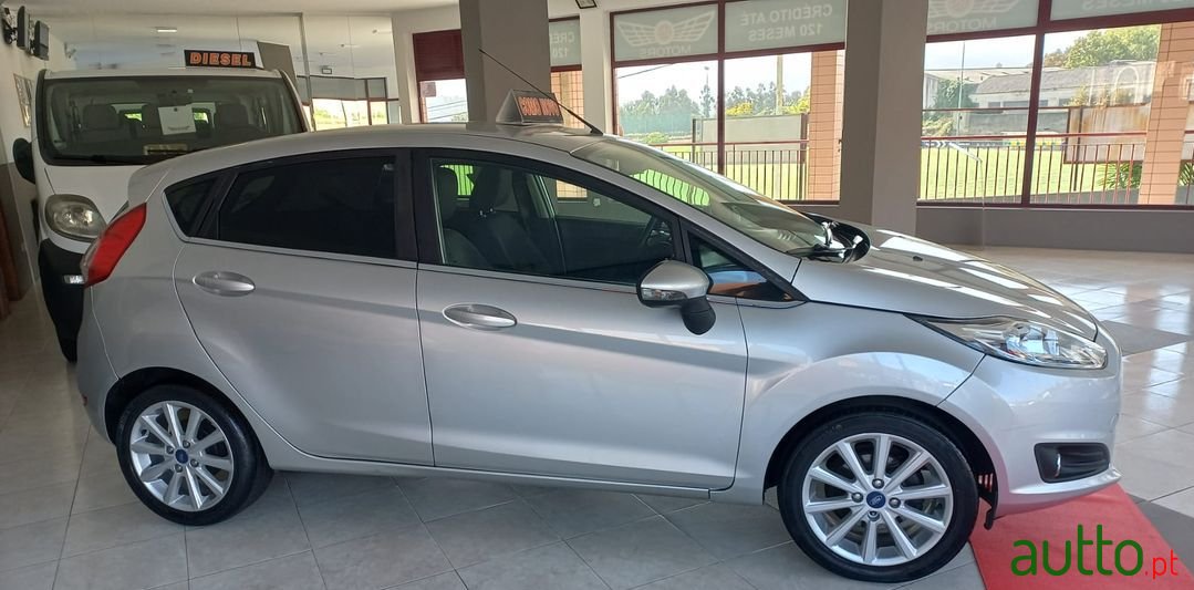 2016' Ford Fiesta photo #3